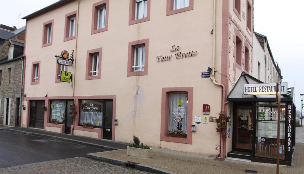 Logis Hotel Et Restaurant La Tour Brette 뽕또흑송 외부 사진